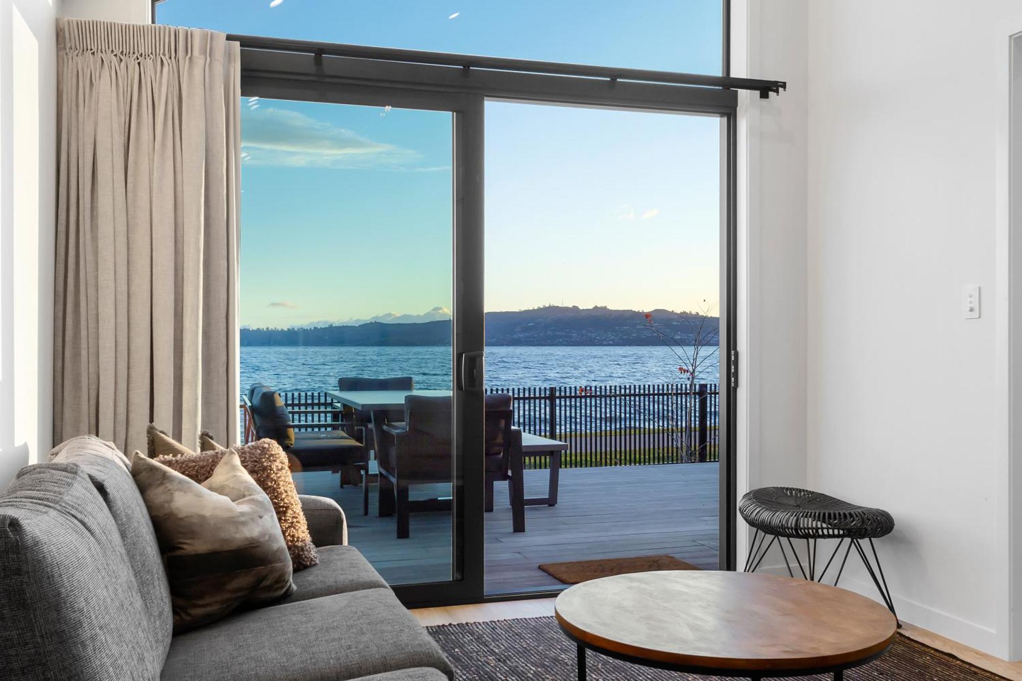 Absolute Lakefront House Taupo Exterior photo